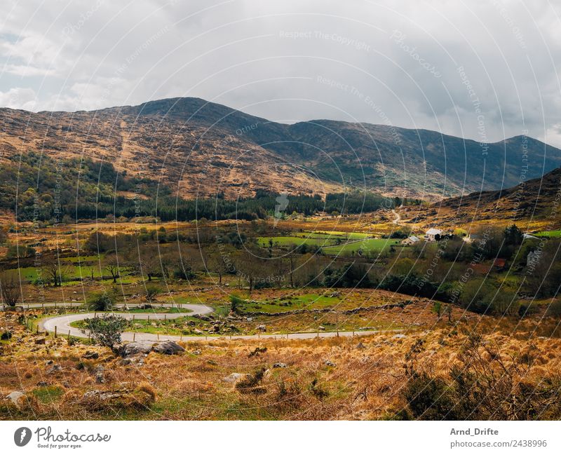 Irland - Black Valley Natur Landschaft Himmel Wolken Frühling Sommer Schönes Wetter Pflanze Baum Wiese Feld Wald Hügel Felsen Berge u. Gebirge Schlucht