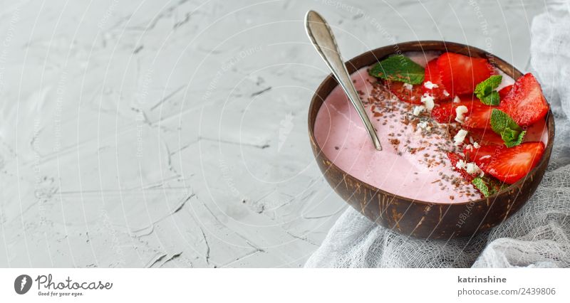 Erdbeer-Smoothie-Schale Joghurt Frucht Dessert Ernährung Frühstück Vegetarische Ernährung Diät Schalen & Schüsseln Löffel Sommer frisch grau grün rosa rot weiß
