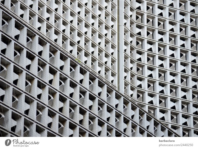 komplex | Stuttgarter Ansichten Stadt Stadtzentrum Hochhaus Architektur Mauer Wand Fassade Metall Stahl modern viele grau ästhetisch Design Stil Schwarzweißfoto