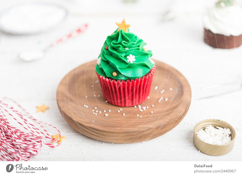 Muffin Weihnachtsbaum Dessert Dekoration & Verzierung Weihnachten & Advent Baum grün rot weiß Hintergrund Hintergründe backen Kasten Butter Kuchen Postkarte