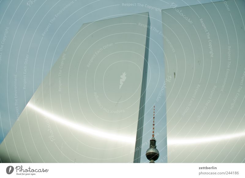 Fernsehturm Ferien & Urlaub & Reisen Sommer Stadt Hauptstadt Stadtzentrum Skyline Turm Bauwerk Gebäude Architektur Sehenswürdigkeit trendy historisch Berlin