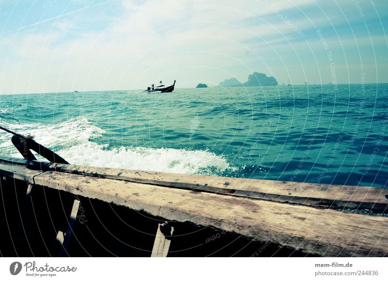 im longtailboat Thailand Langboot Longtail Krabi Wasser Meer blau Bootsfahrt Asien türkis Holz