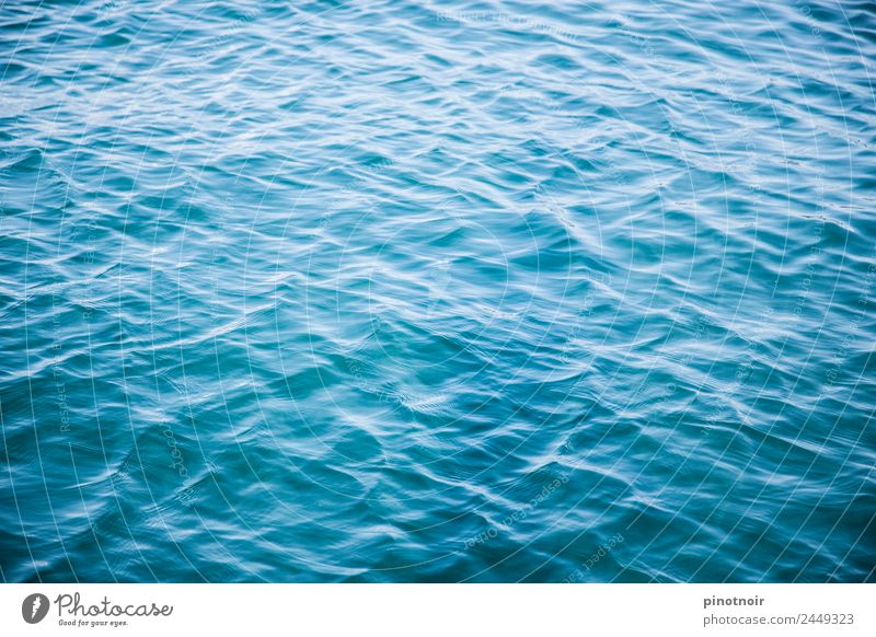 strahlend blaues Wasser Sommer Natur Coolness maritim horizontal Marine Santorin Gezeiten abstrakt Meer Blauton Wellen mediterran See Leben lebhaft