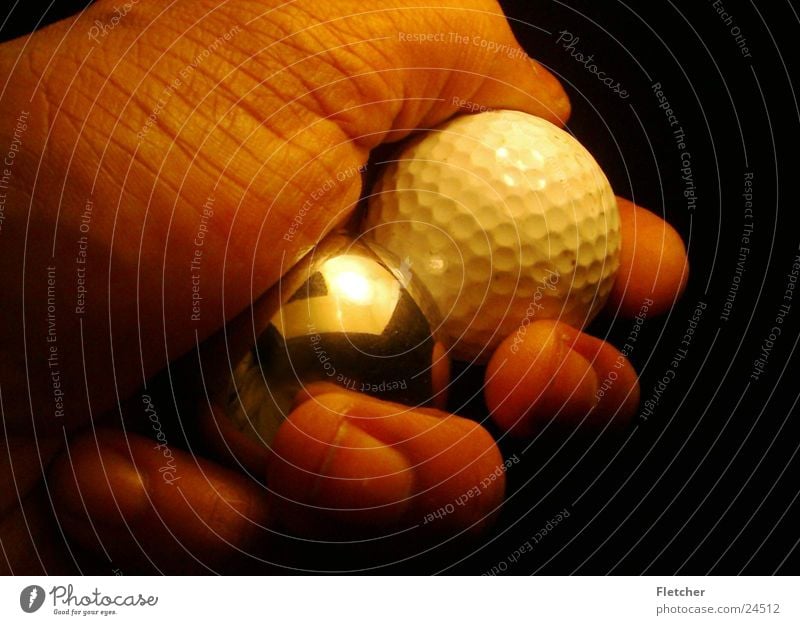 Golfball Silberkugel Hand Reflexion & Spiegelung Finger Fototechnik Kugel silber Refelktion ruhig