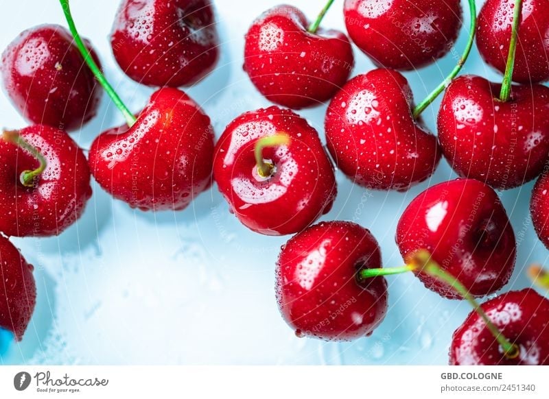 Kirschen - Cherries [10062018_0225] Lebensmittel Frucht Ernährung Bioprodukte Vegetarische Ernährung Diät Gesundheit Gesunde Ernährung Übergewicht Wassertropfen