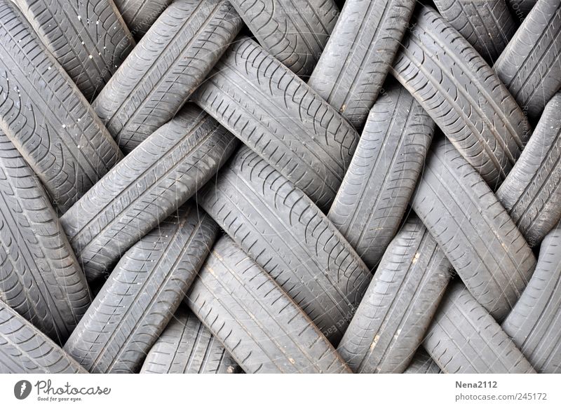 Gummigeflechte Motorsport Autofahren dreckig grau Reifen Reifenprofil Reifenpanne reifenstruktur Autoreifen Gummireifen Stapel stapeln binden Haufen Garage