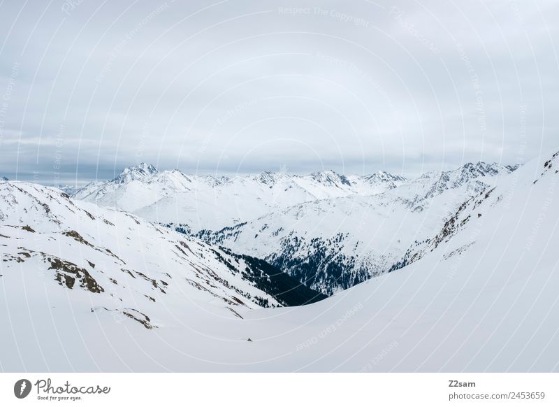 Arlberg | Österreich Umwelt Natur Landschaft Himmel Winter schlechtes Wetter Eis Frost Schnee Alpen Berge u. Gebirge Schneebedeckte Gipfel dunkel gigantisch
