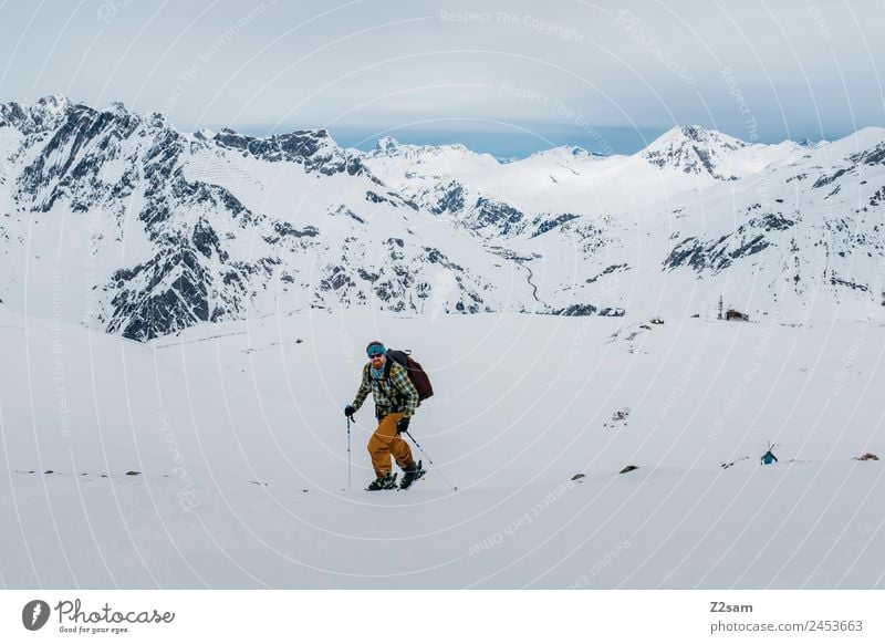 Aufstieg | Arlberg | Freeride Ferien & Urlaub & Reisen Abenteuer Winterurlaub Berge u. Gebirge Skier Junger Mann Jugendliche 30-45 Jahre Erwachsene Natur