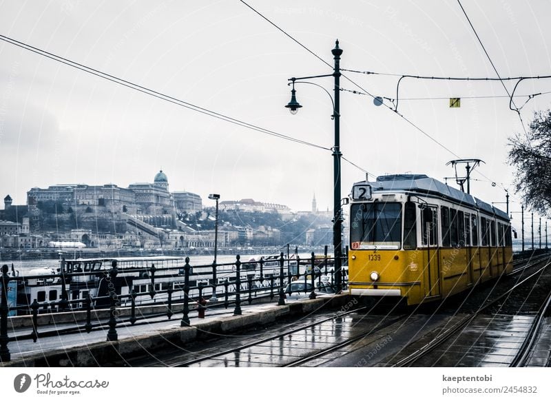 Regenreicher Wintertag in Budapest Ferien & Urlaub & Reisen Tourismus Ausflug Abenteuer Sightseeing Städtereise Winterurlaub Frühling Wetter Gewitter Schnee