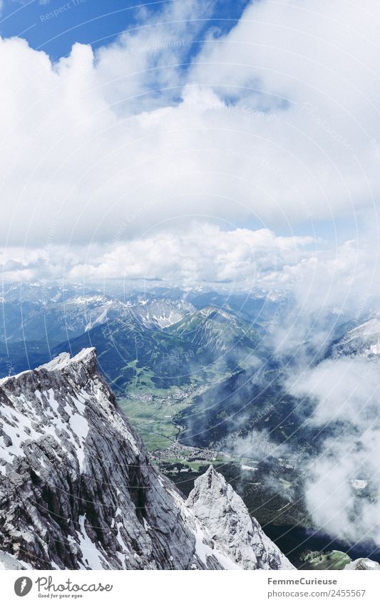 The Alps under cloudy sky Natur Wolken Alpen Berge u. Gebirge Tal Sonnenstrahlen Farbfoto Außenaufnahme Textfreiraum oben Vogelperspektive Zentralperspektive