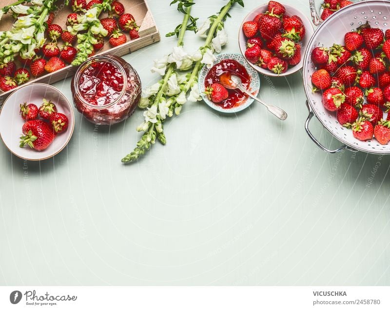 Hausgemachte leckere Erdbeeren Marmelade machen Lebensmittel Ernährung Bioprodukte Geschirr Stil Design Gesundheit Gesunde Ernährung Sommer Häusliches Leben