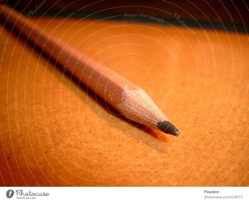 Bleistift Schreibstift Nahaufnahme Tisch schreiben Makroaufnahme Detailaufnahme