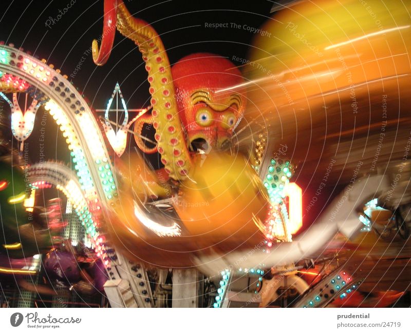 rummelplatz 2 Jahrmarkt Karussell Langzeitbelichtung dunkel Dienstleistungsgewerbe carousel merry-goround roundabout octupus Licht Abend