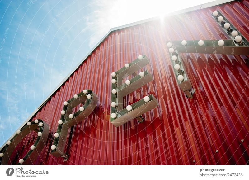 Offene Beleuchtung Design Hausbau Lampe Theater Bauwerk Architektur Mauer Wand Dach Metall Zeichen Schriftzeichen Schilder & Markierungen blau rot kaufen offen