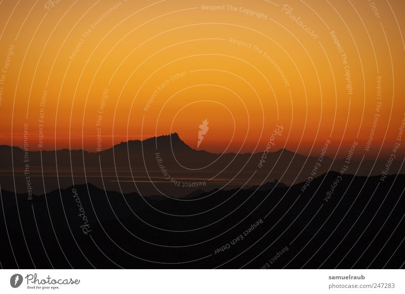Wüstenrot Landschaft Himmel Sonnenaufgang Sonnenuntergang Sonnenlicht Felsen Berge u. Gebirge Sinai-Berg Sinai-Halbinsel entdecken schwarz Kraft Warmherzigkeit