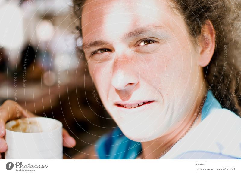 Kaffeepause Tasse Kaffeetasse Ferien & Urlaub & Reisen Sommerurlaub Mensch feminin Frau Erwachsene Leben Auge Ohr Nase Mund Zähne Hand 1 30-45 Jahre Blick