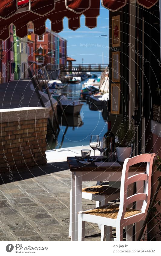 so kann man's aushalten Lifestyle Ferien & Urlaub & Reisen Tourismus Ausflug Sightseeing Städtereise Sommerurlaub Häusliches Leben Stuhl Tisch Burano Venedig