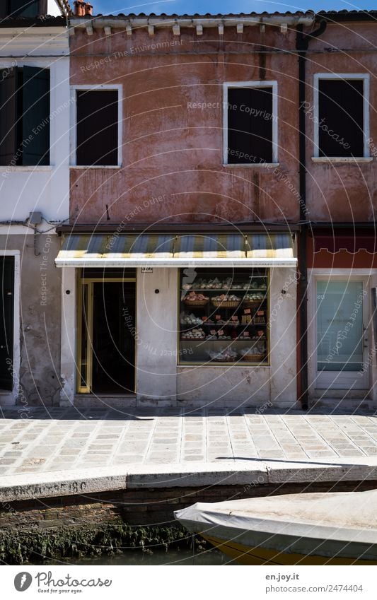 einkaufen Ferien & Urlaub & Reisen Ausflug Sightseeing Städtereise Sommerurlaub Handel Burano Venedig Italien Dorf Altstadt Menschenleer Haus Gebäude