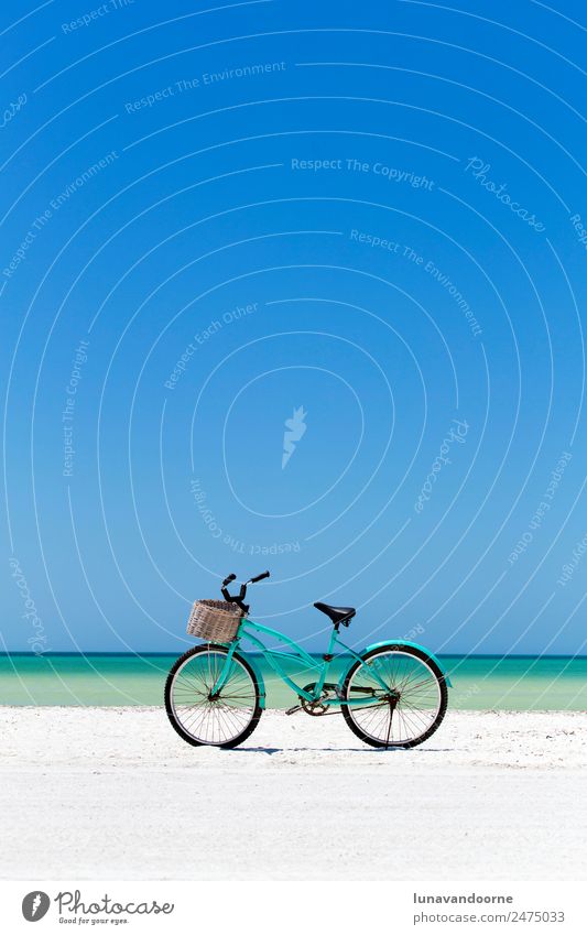 Fahrrad am Strand schön Ferien & Urlaub & Reisen Sommer Meer Insel Sport Fahrradfahren Natur Landschaft Sand Himmel Küste Verkehr retro blau türkis weiß