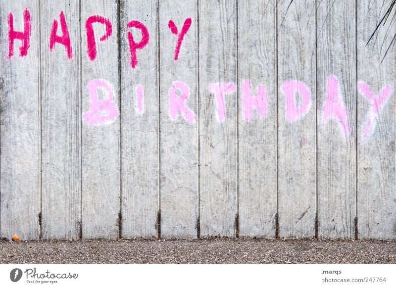 to you Lifestyle Feste & Feiern Geburtstag Mauer Wand Schriftzeichen Graffiti grau rosa rot Happy Birthday Farbfoto Außenaufnahme Menschenleer