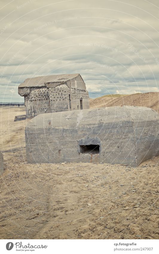 Bunkeridylle 1 Landschaft schlechtes Wetter Küste Strand Nordsee Dänemark Bauwerk dunkel eckig Tag Starke Tiefenschärfe