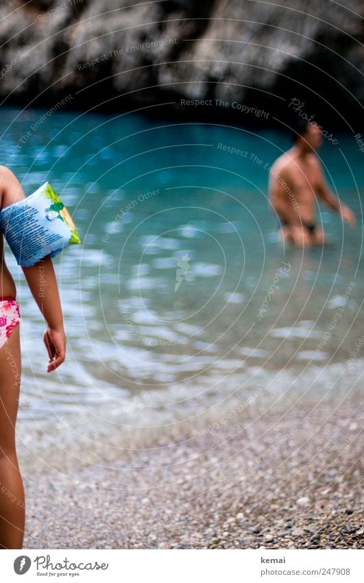 Schwimmflügel Ferien & Urlaub & Reisen Tourismus Sommerurlaub Meer Sa Calobra Mensch Kind Kindheit Leben Arme Hand Beine 2 3-8 Jahre Natur Wasser Schwimmhilfe