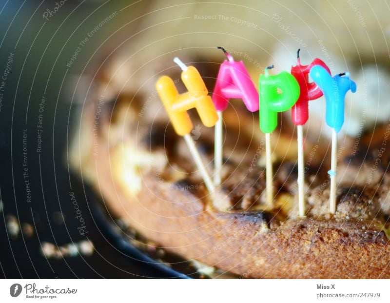 höbbi börsdäi Lebensmittel Teigwaren Backwaren Kuchen Ernährung Kaffeetrinken Feste & Feiern Geburtstag lecker süß Happy Birthday Kerze Buchstaben Apfelkuchen