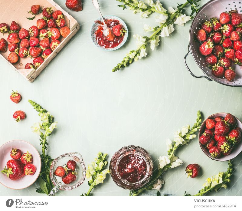 Hintergrund mit frische Erdbeeren und Marmeladengläser Lebensmittel Frucht Ernährung Bioprodukte Vegetarische Ernährung Diät Geschirr Schalen & Schüsseln Topf