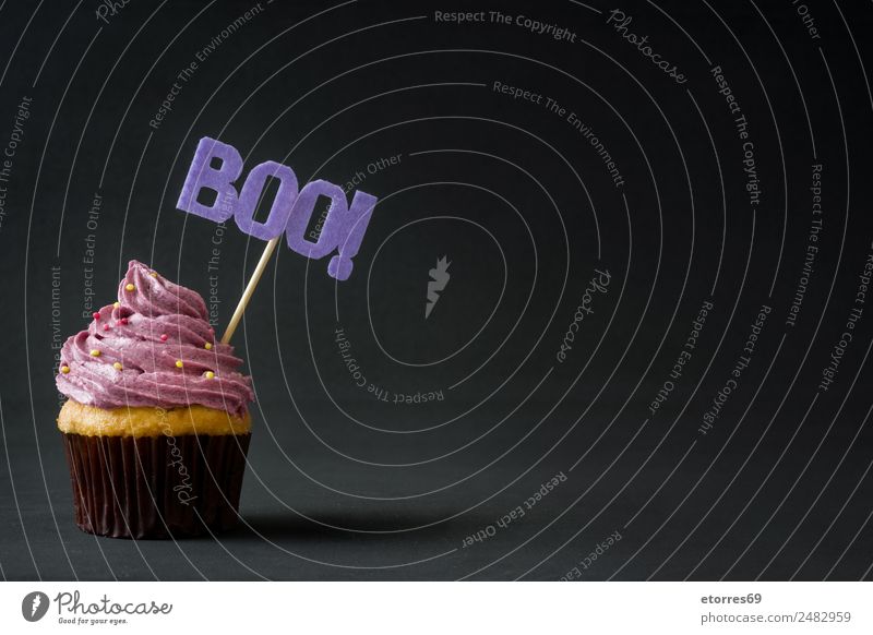Halloween Törtchen Lebensmittel Kuchen Dessert Süßwaren frisch gut süß violett schwarz Cupcake Angst Backwaren purpur Mitteilung Oktober Jahreszeiten Saison