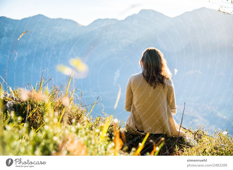 Sonniges Österreich 1 Mensch 18-30 Jahre Jugendliche Erwachsene Landschaft Sonne Sonnenlicht Sommer Herbst Schönes Wetter Alpen Europa träumen schön gelb gold