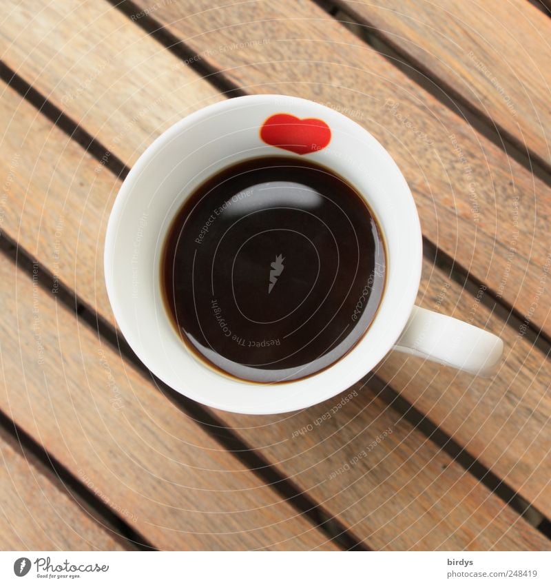 Kaffeetasse mit rotem Herz und schwarzem Kaffee Kaffeetrinken rotes Herz Tasse Duft Freundlichkeit heiß schwarzer Kaffee lecker braun Kaffeepause weiß