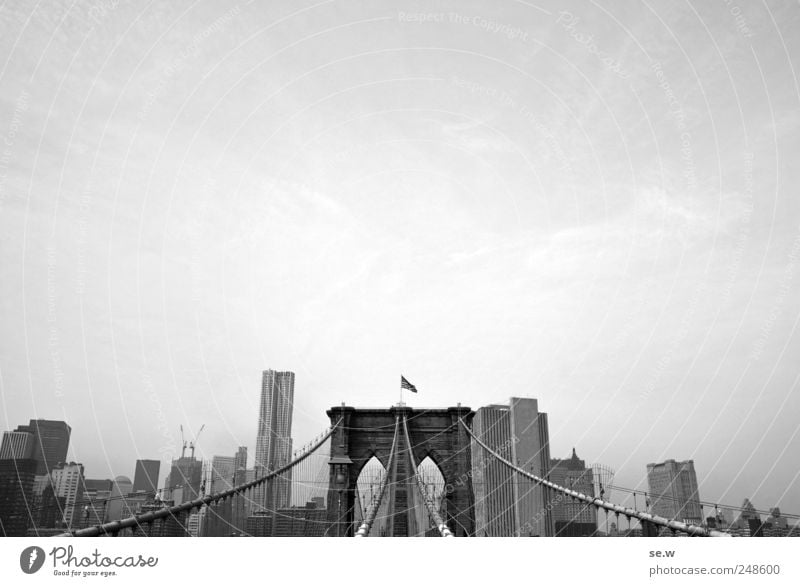 Postkarte Ferien & Urlaub & Reisen Sightseeing Städtereise Manhatten New York City Stadt Haus Hochhaus Brücke Brooklyn Bridge Häusliches Leben grau Erde