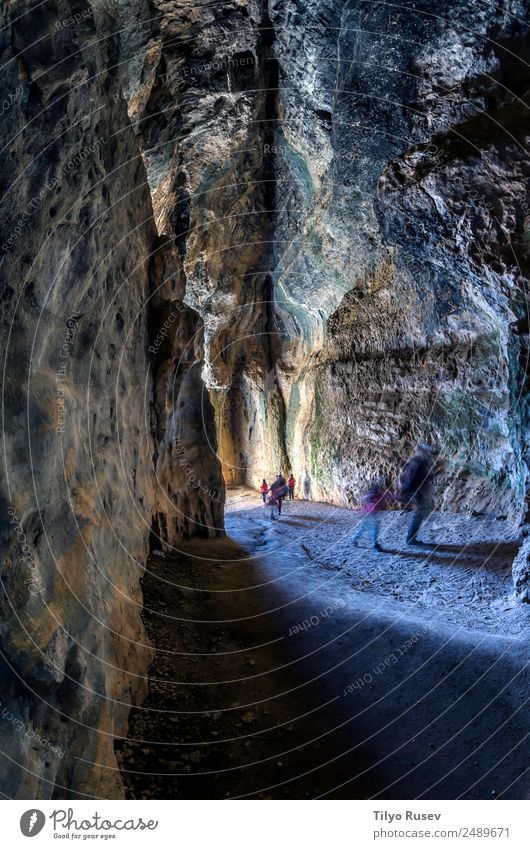 Blick auf eine Templerkapelle von innen in eine Höhle Ferien & Urlaub & Reisen Schlucht Stein Spanien Spanisch Tempelritter Soria sig Farbfoto