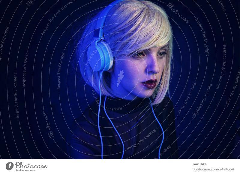 Futuristisches Porträt eines Androiden elegant Stil Design Freizeit & Hobby Nachtleben Veranstaltung Musik Diskjockey Technik & Technologie