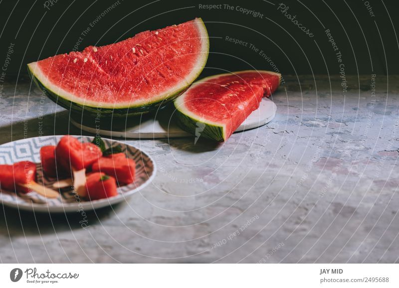 Scheiben Wassermelone Lebensmittel Frucht Ernährung Frühstück Teller Sommer Tisch Feste & Feiern Liebe frisch saftig rot Gesundheit geschmackvoll appetitlich