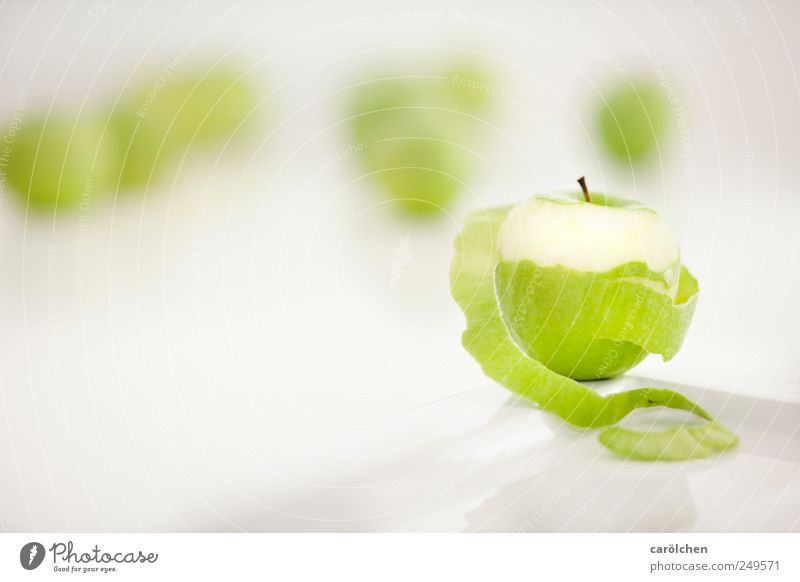apples ende Lebensmittel Frucht grün weiß Apfel lecker frisch Gesundheit häuten Hülle Farbfoto mehrfarbig Innenaufnahme Detailaufnahme Menschenleer