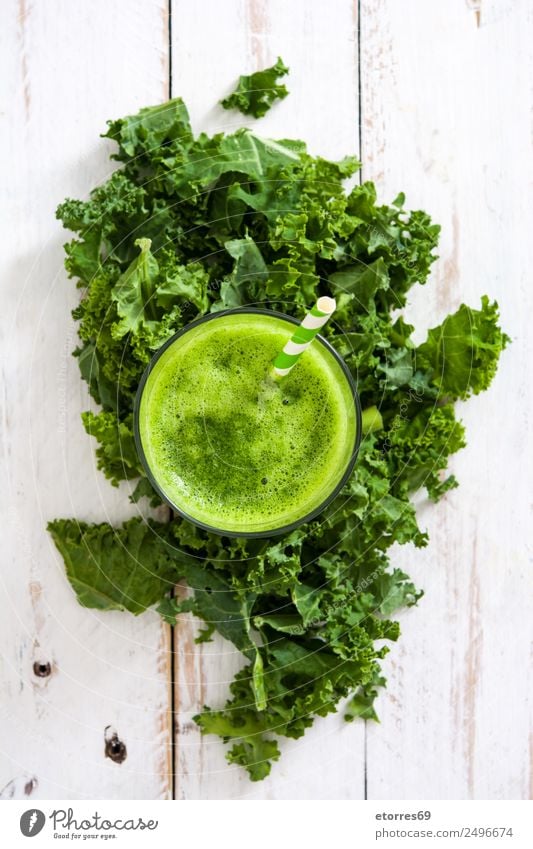 Grünkohl Smoothie Gemüse Bioprodukte Vegetarische Ernährung Getränk Erfrischungsgetränk Saft Glas Gesundheit Gesundheitswesen Gesunde Ernährung Sommer saftig