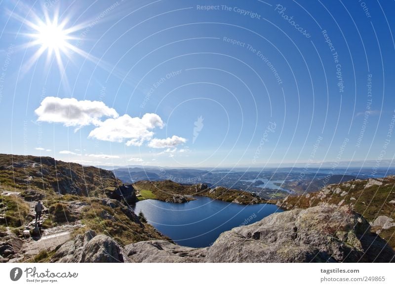 FREIHEIT Norwegen Freiheit Freizeit & Hobby wandern Sonne Sonnenstrahlen Himmel Postkarte Ferien & Urlaub & Reisen Berge u. Gebirge Gipfel Gebirgssee See