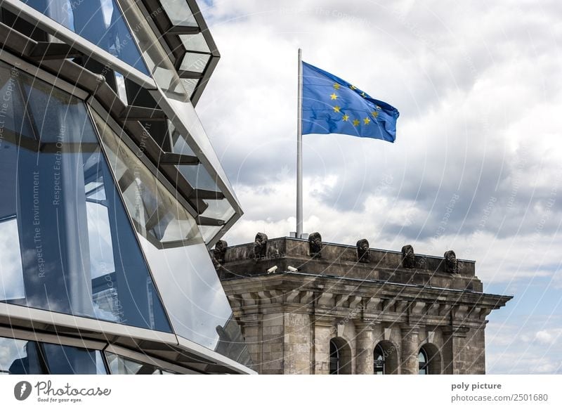 Europaflagge auf dem Reichstag Ferien & Urlaub & Reisen Tourismus Ausflug Sightseeing Städtereise Hauptstadt Altstadt Menschenleer Bauwerk Gebäude Architektur