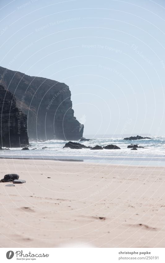 Drei Elemente Ferien & Urlaub & Reisen Sommer Sommerurlaub Strand Meer Wellen Sand Himmel Wolkenloser Himmel Schönes Wetter Felsen Küste Bucht Portugal Algarve