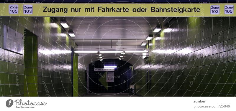 Zone 105/103 U-Bahn S-Bahn Bahnsteig Tunnel Fahrkarte Verbote grün Verkehr Bahnhof Fliesen u. Kacheln