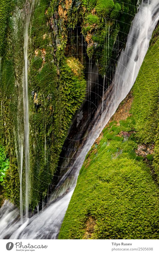 Tobera schön Ferien & Urlaub & Reisen Tourismus Abenteuer Berge u. Gebirge wandern Natur Landschaft Wald Felsen Bach Fluss Wasserfall Bewegung frisch klein grün