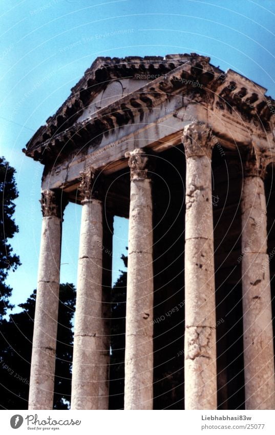 tempel des zeus Gotteshäuser Zeustempel in Kroatien