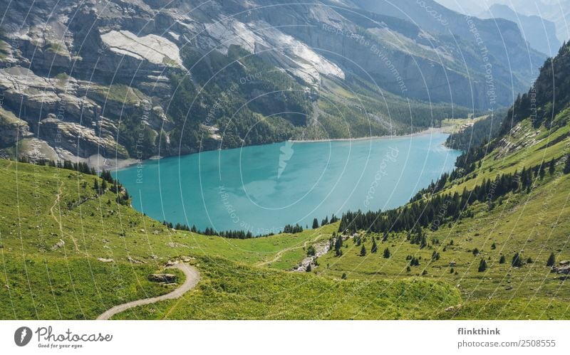Öschinensee oberhalb von Kandersteg in der Schweiz Kur Schwimmen & Baden Freizeit & Hobby Ferien & Urlaub & Reisen Tourismus Ausflug Abenteuer Freiheit Sommer