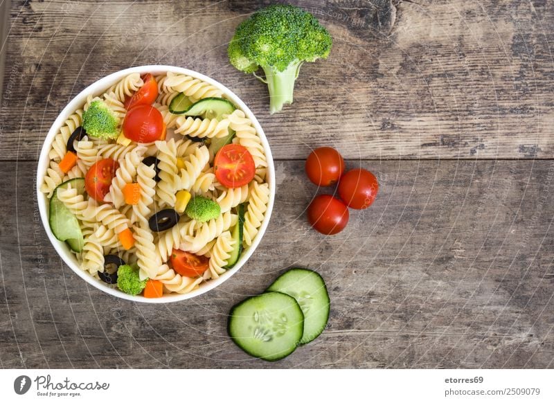 Nudelsalat Lebensmittel Gemüse Salat Salatbeilage Teigwaren Backwaren Ernährung Mittagessen Vegetarische Ernährung Schalen & Schüsseln Sommer frisch Gesundheit