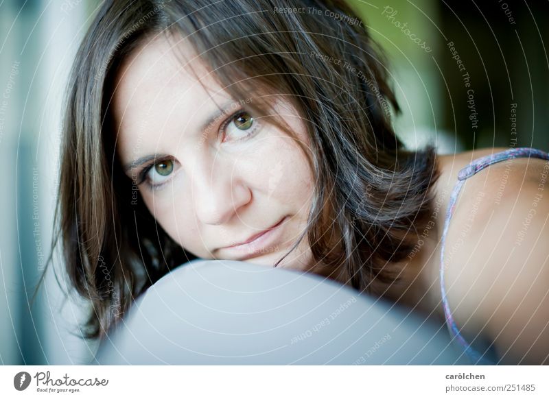 ich. Mensch feminin Frau Erwachsene Kopf Gesicht 1 18-30 Jahre Jugendliche blau grün Selbstportrait offen deutlich brünett Farbfoto mehrfarbig Innenaufnahme