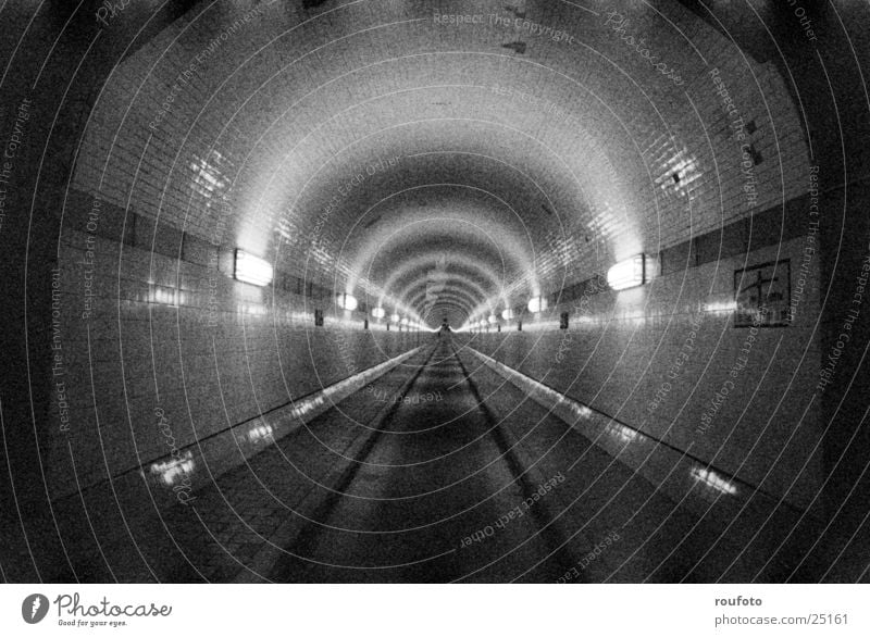 Alter Elbtunnel Tunnel Verkehr historisch Elbe Hamburg Sankt Pauli-Elbtunnel Angst Platzangst