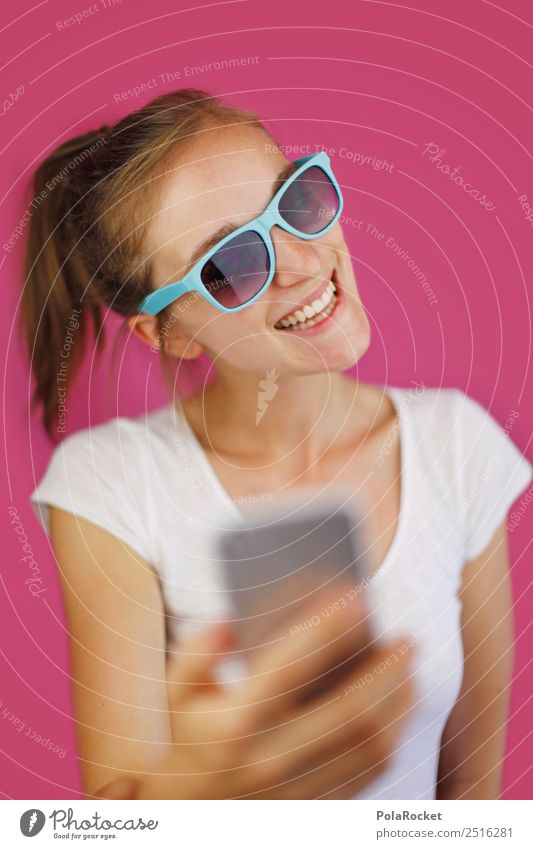 #A# SelfieQueen 1 Mensch Kunst ästhetisch Junge Frau Jugendkultur PDA Chatten Video Videokamera Videodreh Lächeln lachen Körperhaltung rosa rosarote Brille