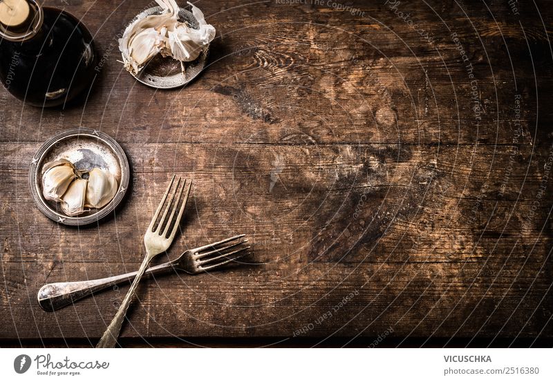 Rustikal Holz Hintergrund mit Gabel Lebensmittel Kräuter & Gewürze Öl Ernährung Stil Design Restaurant retro Hintergrundbild altehrwürdig Tisch Foodfotografie