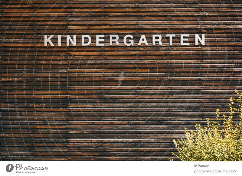 kindergarten Stadt Haus Coolness Schilder & Markierungen Kindergarten Holz Wand Eingang Kindererziehung Farbfoto Außenaufnahme Tag